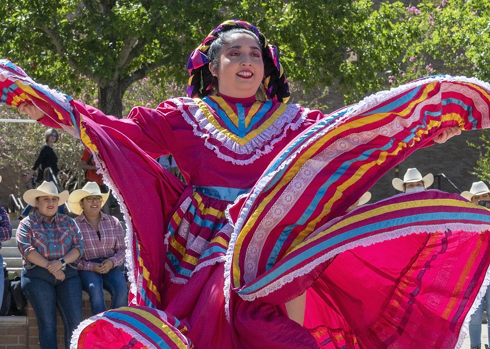 Ballet Folklorico Performance